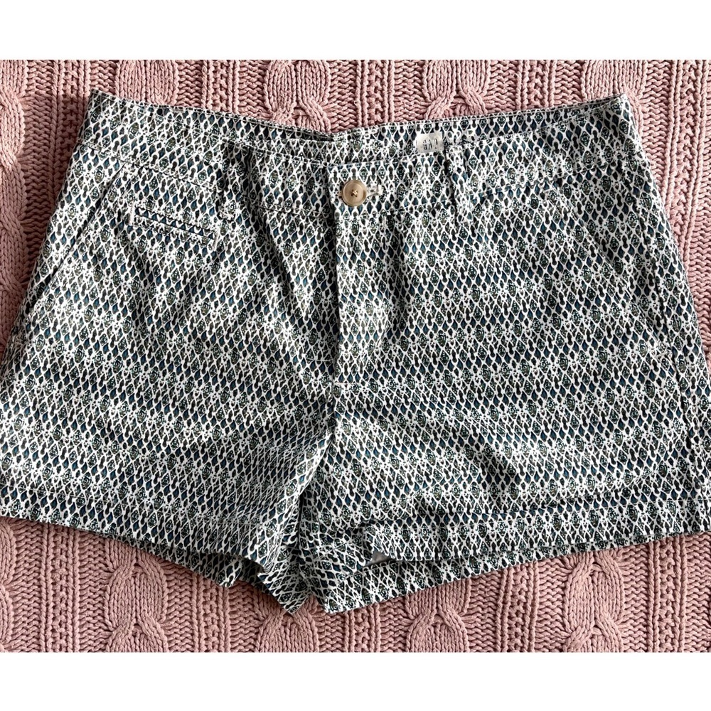 Gap Pattern Flat Front 3” Chinos